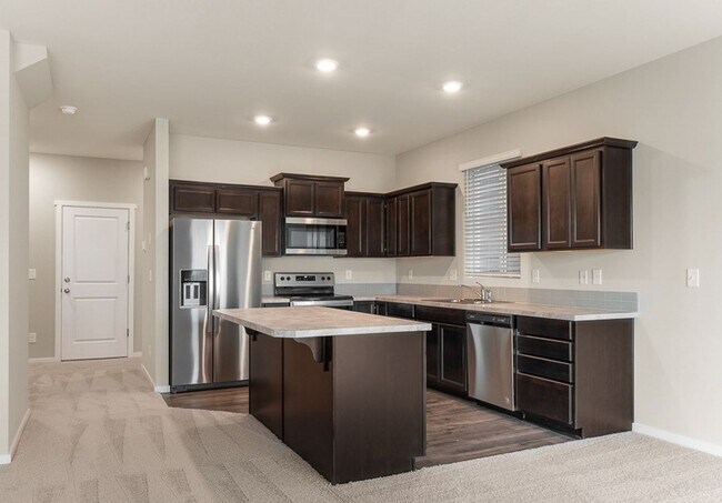 Building Photo - Modern 4-Bedroom Puyallup Home Built in 2022