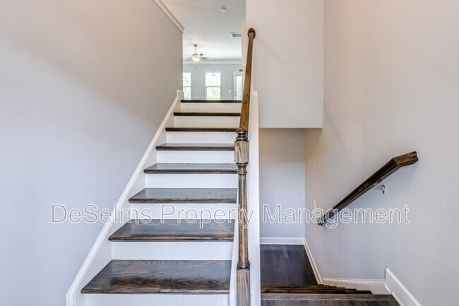 Building Photo - 5556 Prada Dr