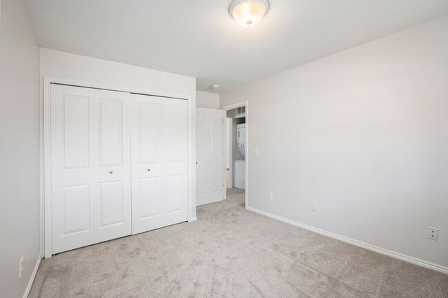 Building Photo - 2440 Parmenter Blvd