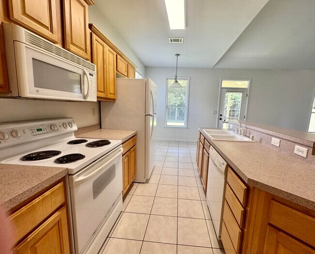 Building Photo - 418 White Heron Dr