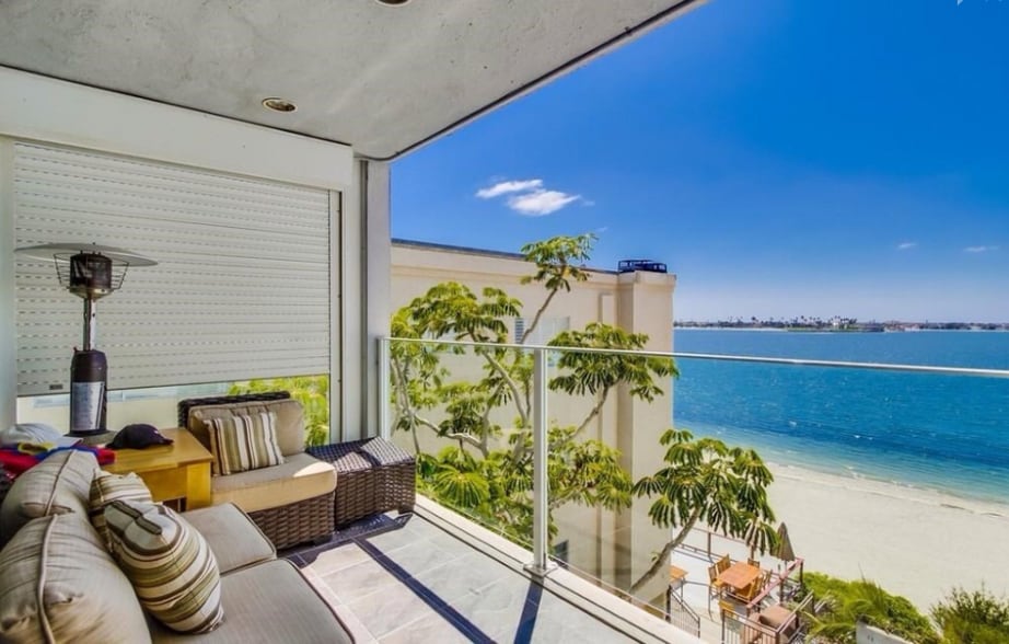 Building Photo - 3850 Riviera Dr