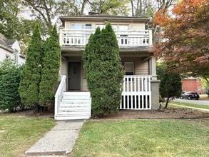 Building Photo - 436 E Cambourne St