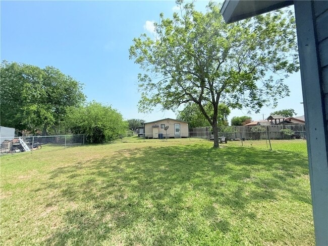 Building Photo - 131 Algodon St