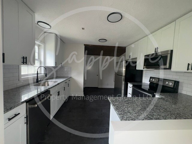 Building Photo - 8110 The Paseo