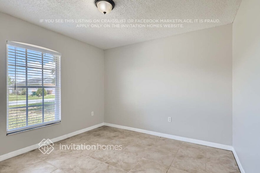 Building Photo - 210 Banbury Pl