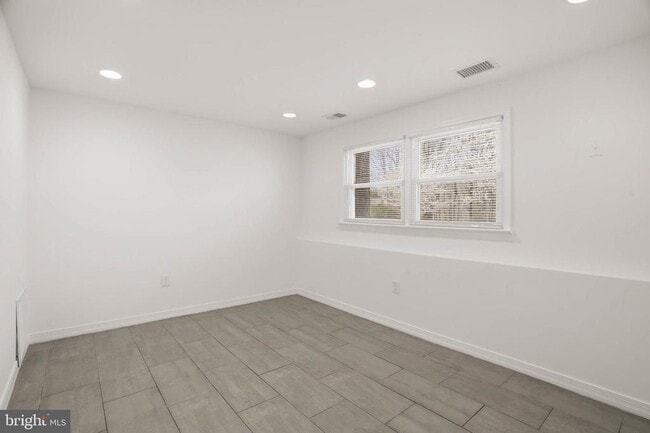 Building Photo - 9518 Blanchard Dr