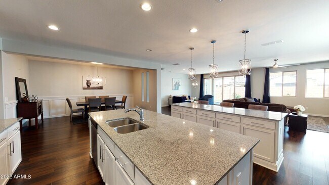 Building Photo - 23052 Via Del Oro