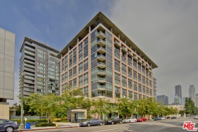 Building Photo - 1111 S Grand Ave