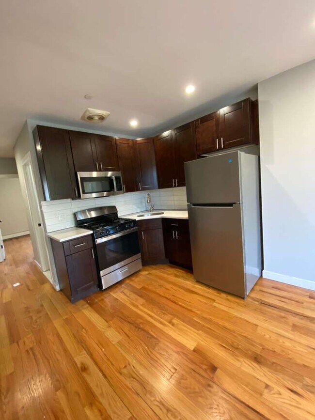 Building Photo - 52D  Yonkers-APT 3