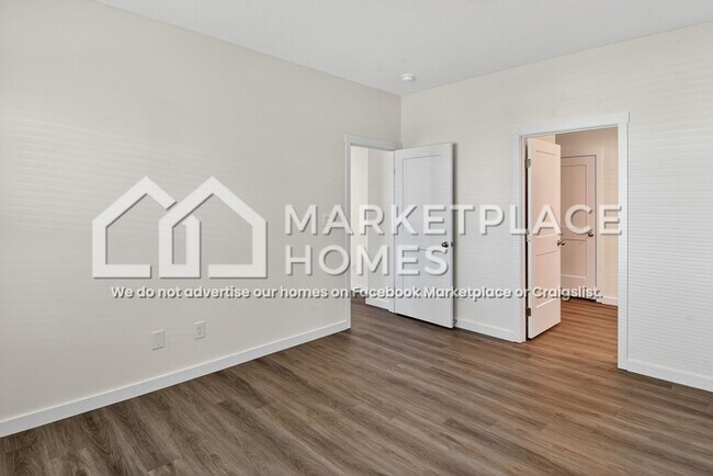 Building Photo - 4321 Scenic Mdw Dr NE