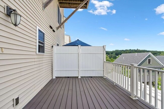 Building Photo - 83 Orient Ave