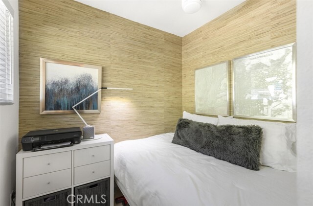 Building Photo - 555 S Thornhill Rd