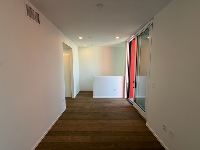 Building Photo - 2419 Binnen Ln