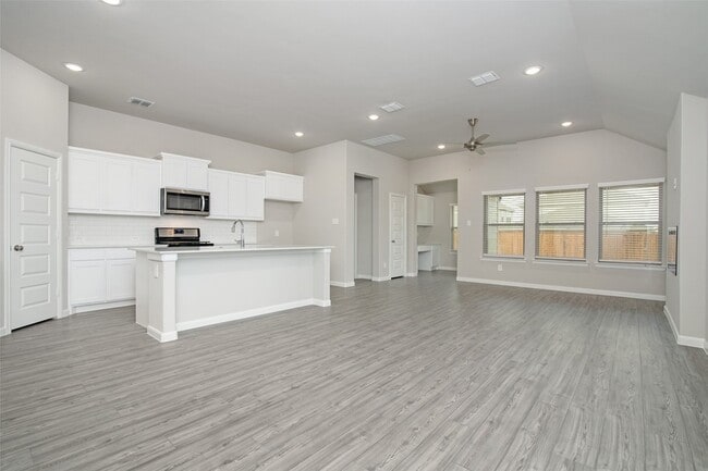 Building Photo - 5406 Big Thicket Ln