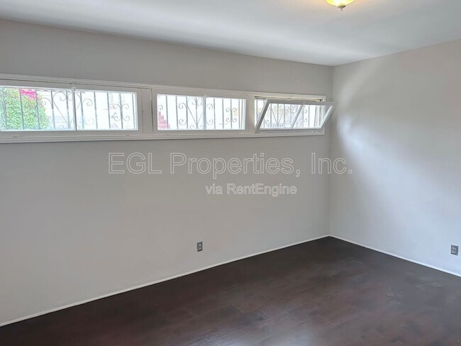 Building Photo - 7941 Blackburn Ave