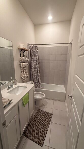 Building Photo - 5429 Bon Fire Dr