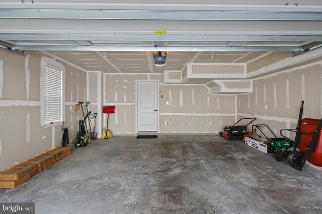 Building Photo - 10012 Sandy Run Rd