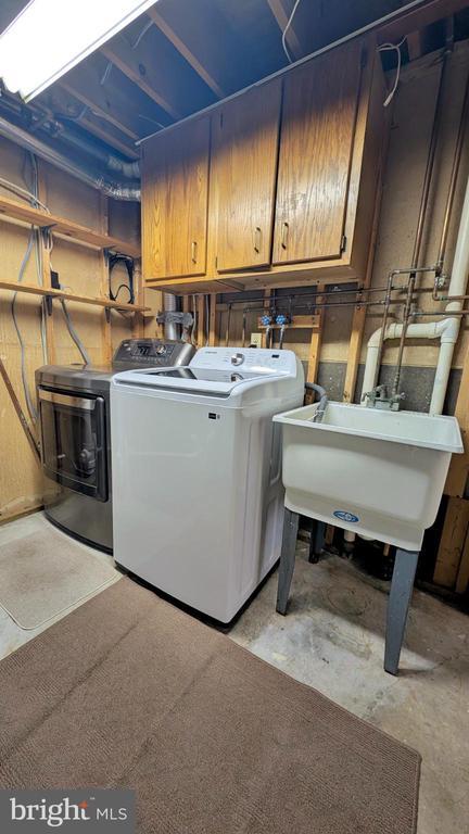 Building Photo - 33 Badger Gate Ct