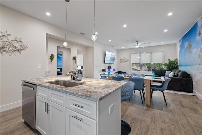 Building Photo - 623 Petit Wy