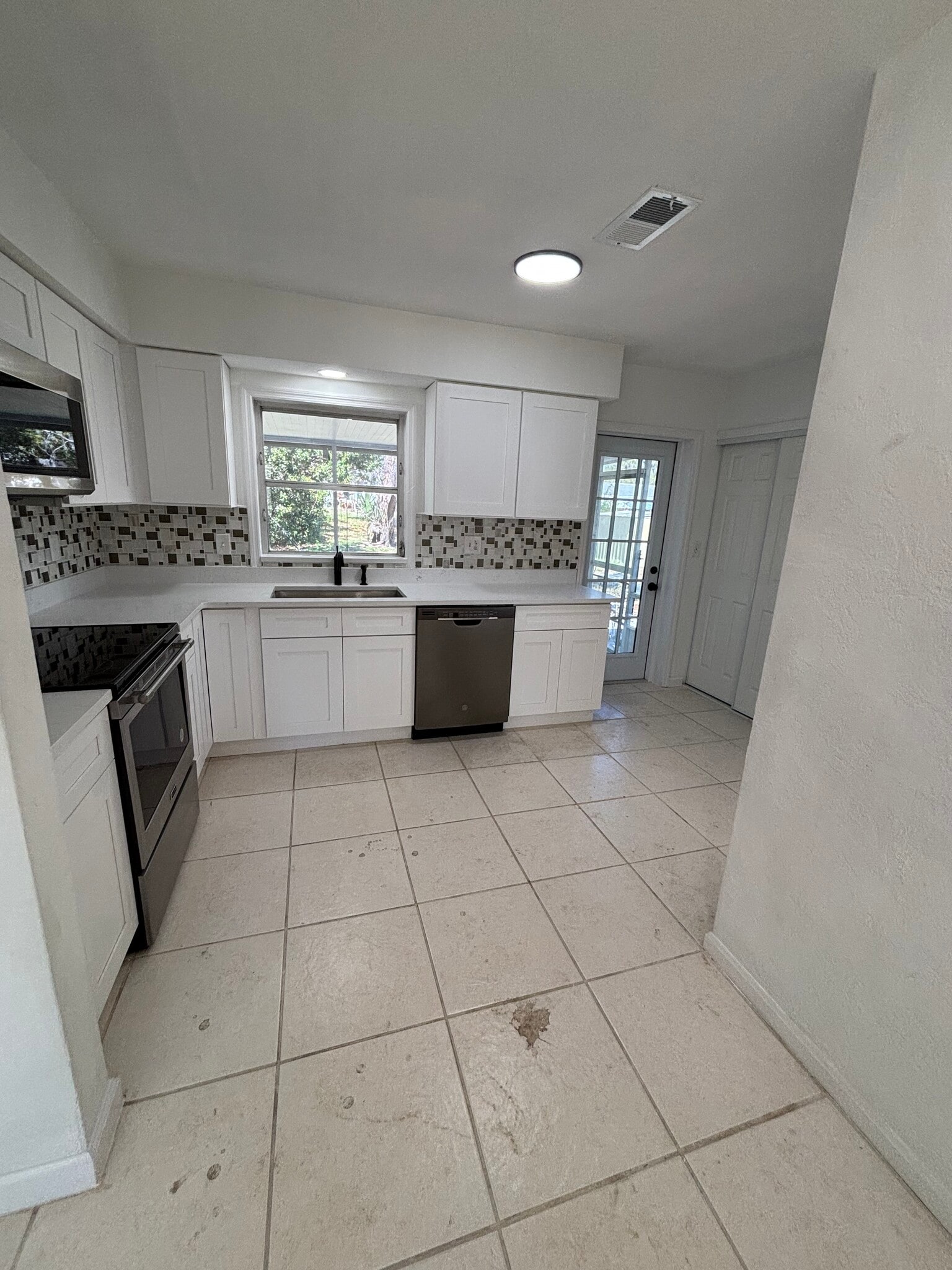 Building Photo - 12 Catalina Dr