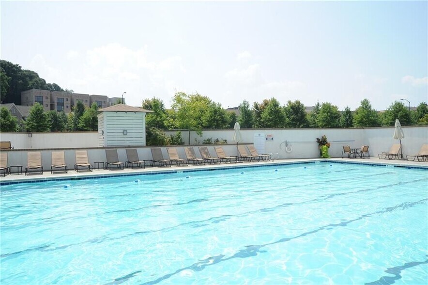Pool - 924 Garrett St