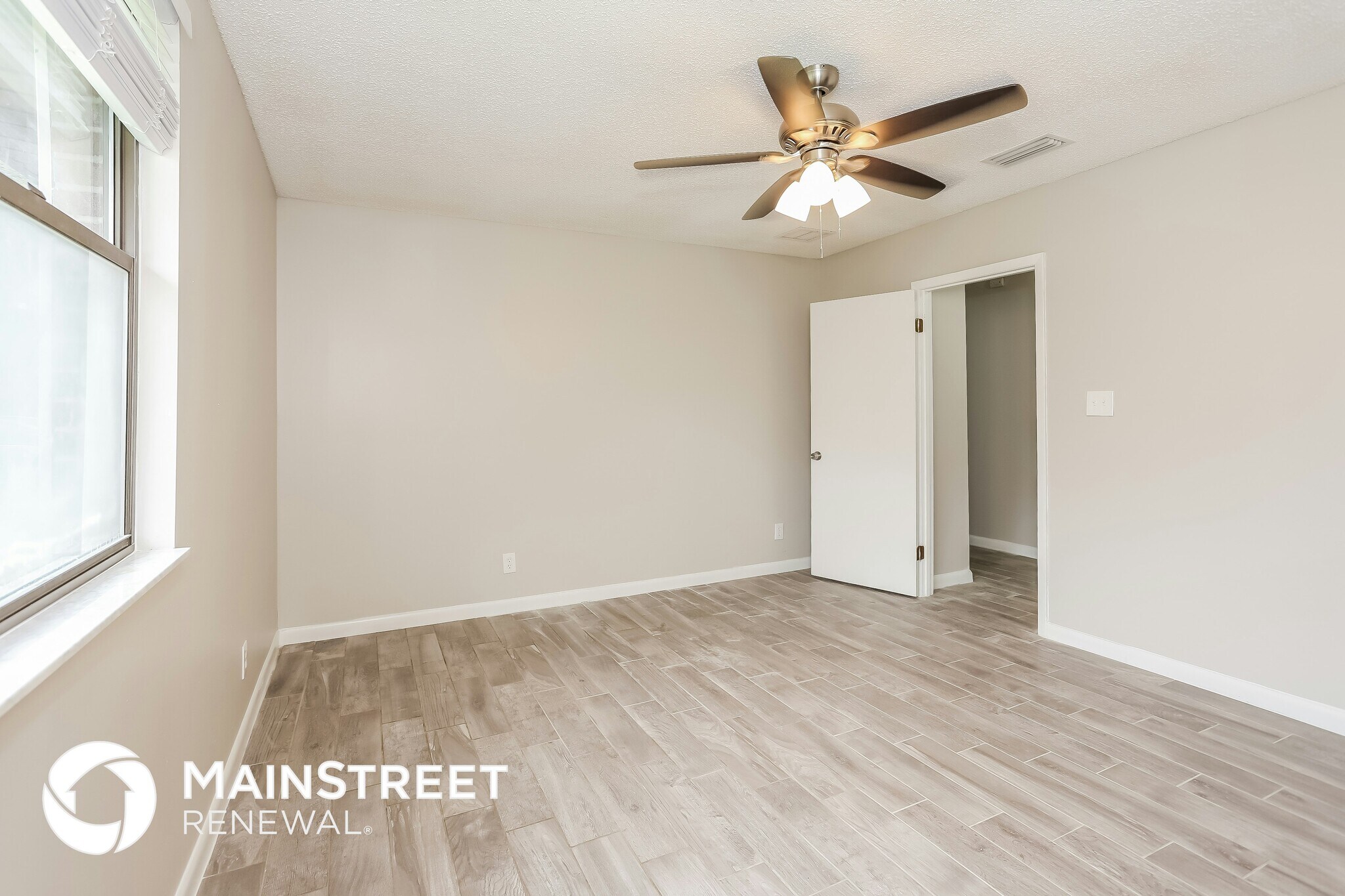 Building Photo - 6775 Rivercrest Dr