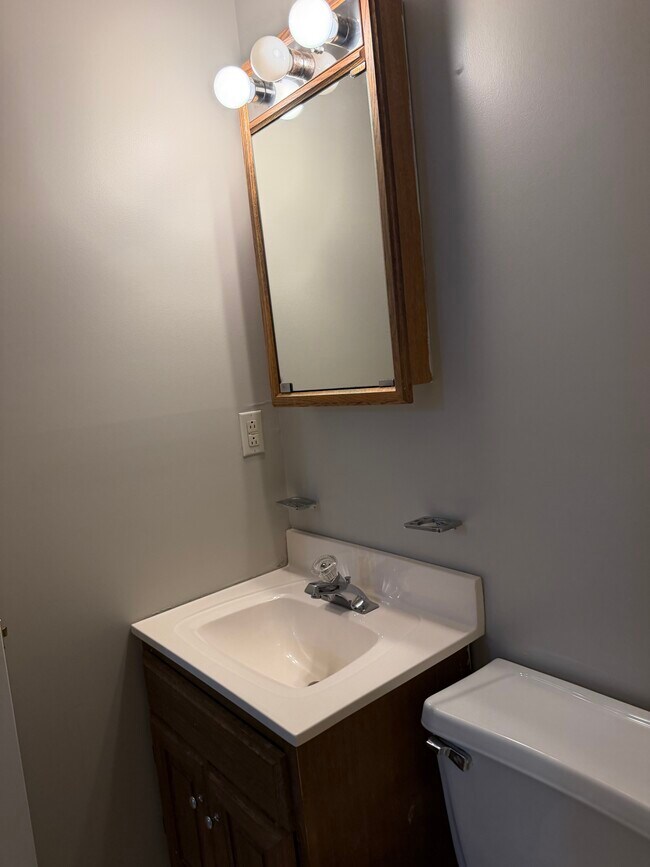 Building Photo - 120 Whitburn Pl
