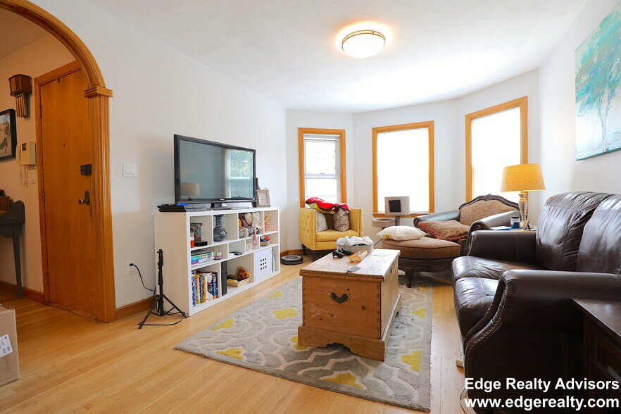 Building Photo - 33 Claymoss Rd