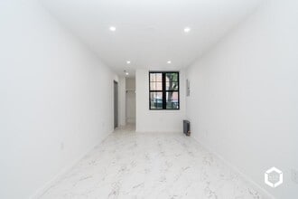 Building Photo - 2 bedroom in JAMAICA NY 11433