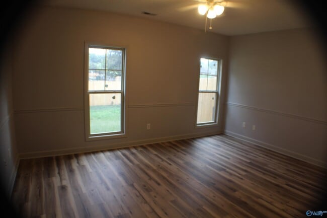 Building Photo - 111 Ervington Pl
