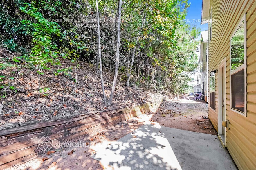 Building Photo - 483 Lobdale Falls Dr