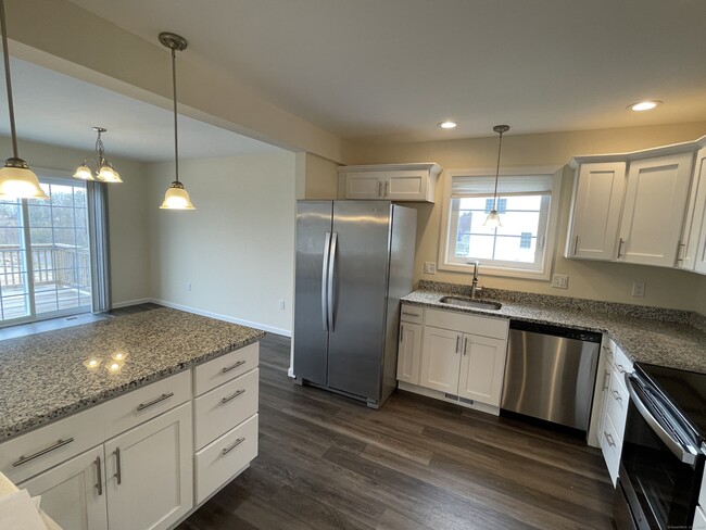 Building Photo - 28 Woodside Dr