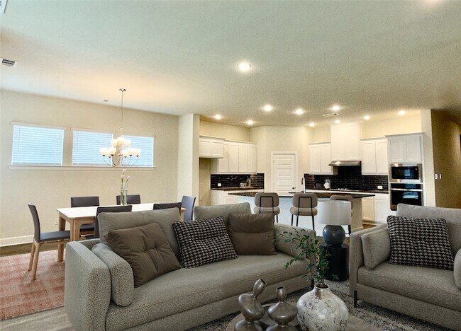 Building Photo - 1804 Welker Dr