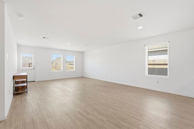 Building Photo - 6639 Orange Daylily Ln