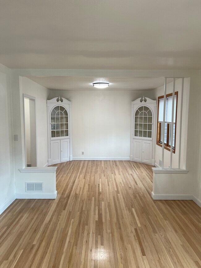 Building Photo - 2302 2nd Ave N