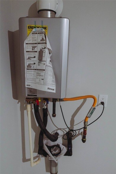 Building Photo - 211 Forest W St