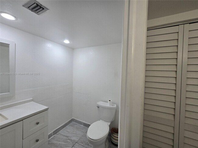 Building Photo - 10801 SW 109th Ct