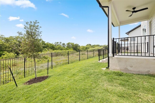 Building Photo - 1608 Kit Cir