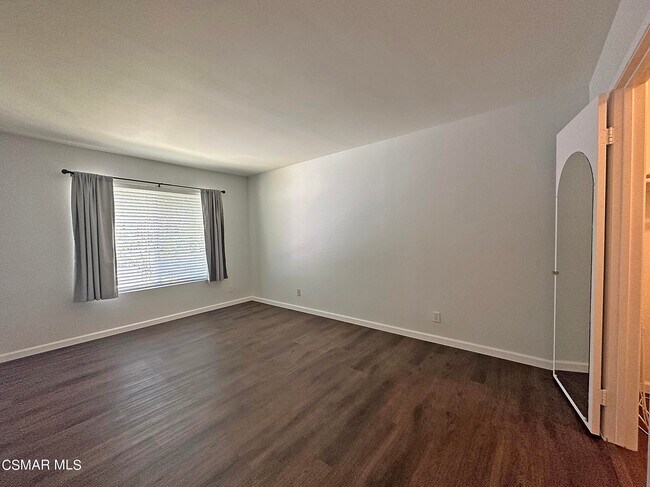 Building Photo - 499 Serento Cir