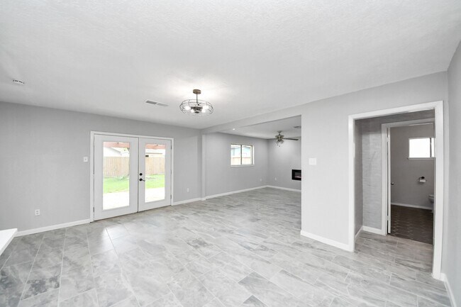 Building Photo - 2405 Pickerton Dr