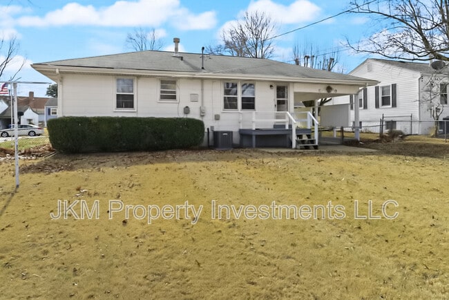 Building Photo - 135 St Maurice Ln