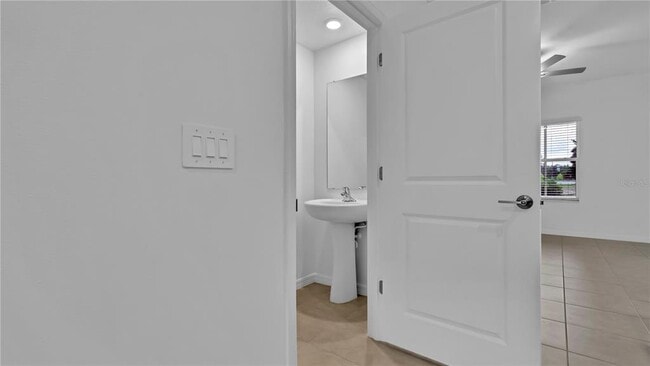 Building Photo - 8948 Gallantree Pl