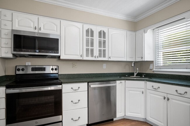 Building Photo - 9212 Foxtail Ct
