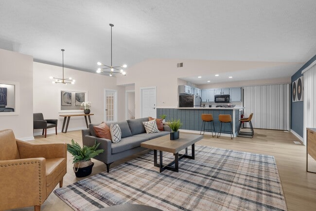 Building Photo - Hyde Park Townhomes