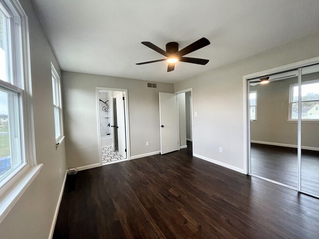 Building Photo - 111 Heidi Ln