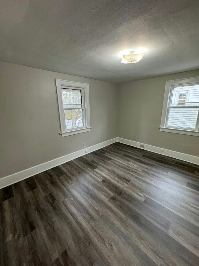 Building Photo - 623 Storer Ave