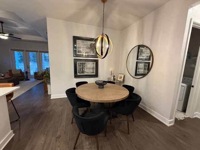 Building Photo - Beautiful Home located in Fairway Pointe