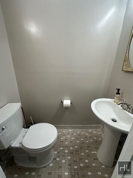 Building Photo - South Canarsie 4 Bed/2.5 Bath Beautiful Ho...