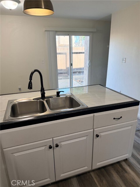 Building Photo - 2200 Cedro Ct