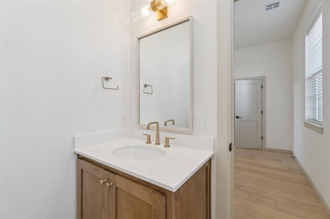 Building Photo - 18835 Selah Wy